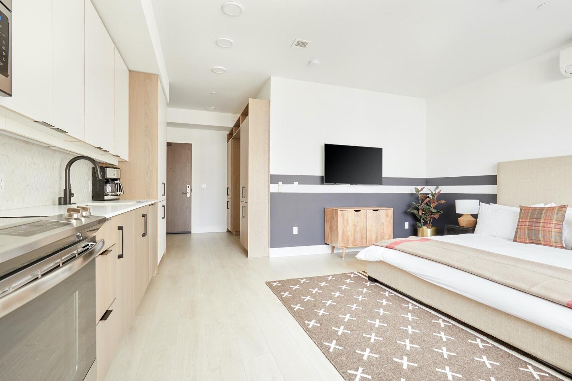 Sonder At Solis 4*